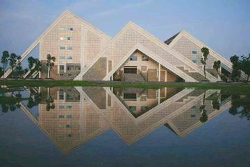 桂林旅游学院，中国广西壮族自治区境内公办本科院校