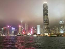 香港的明珠：《东方之珠》背后的传奇与文化意义