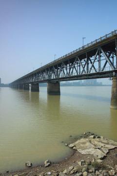 钱塘江大桥：历史与现代的交汇，中国桥梁工程的辉煌成就